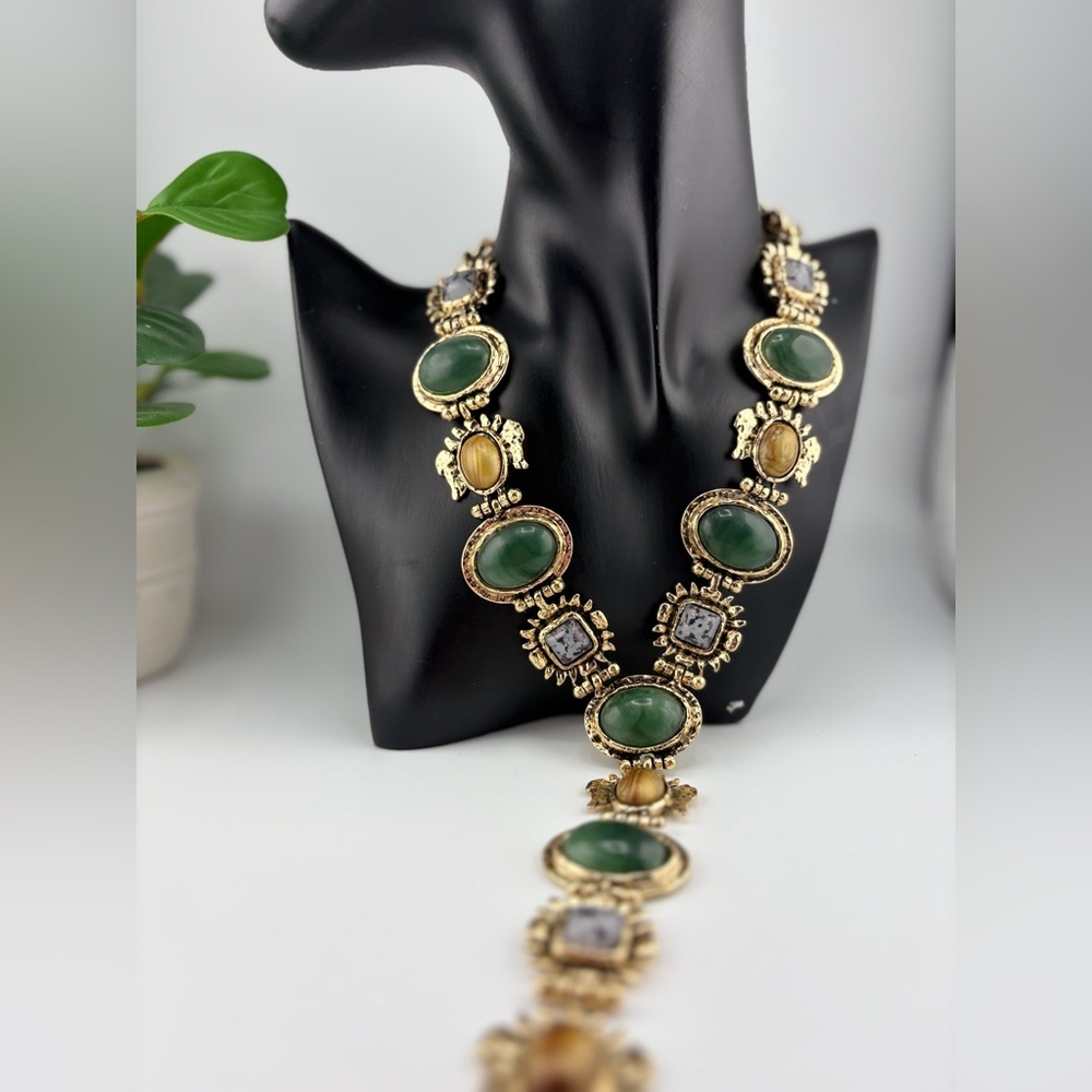 Gold Green Gemstone Statement Necklace – Vintage Style - Picture 6 of 12